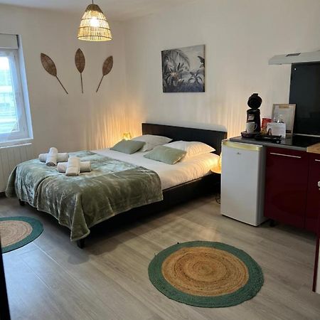 Yzeure L'Auberge De La Gare, Appartements Tout Confort, Proches Gare מראה חיצוני תמונה