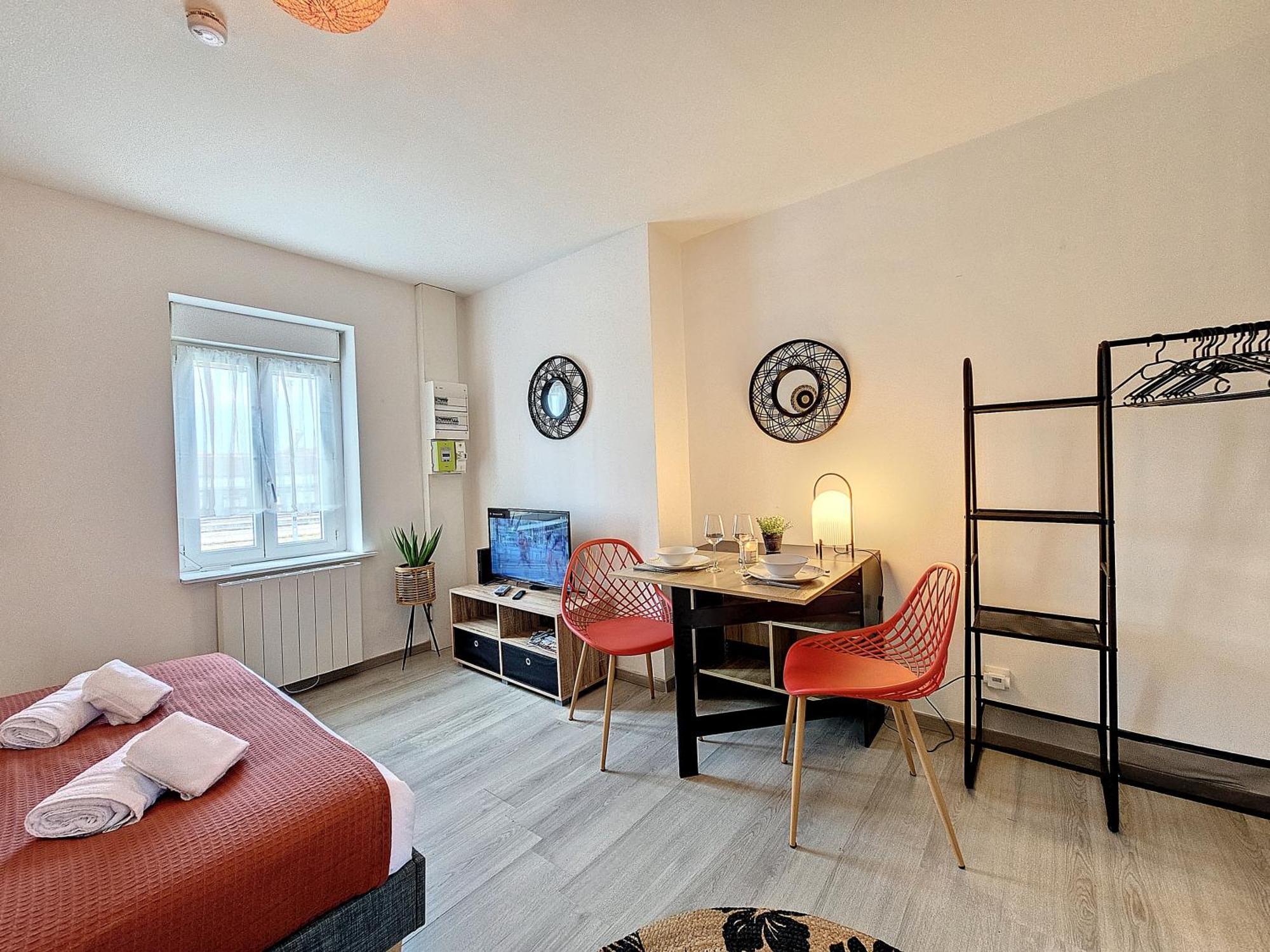 Yzeure L'Auberge De La Gare, Appartements Tout Confort, Proches Gare מראה חיצוני תמונה